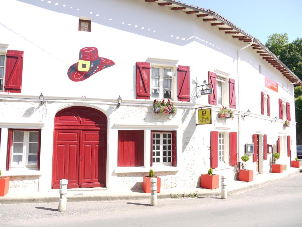 Le Chapeau Rouge Lusignan Exterior photo